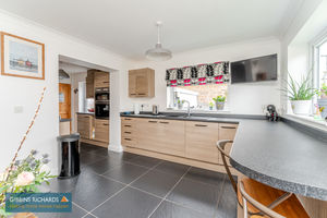 Kitchen- click for photo gallery